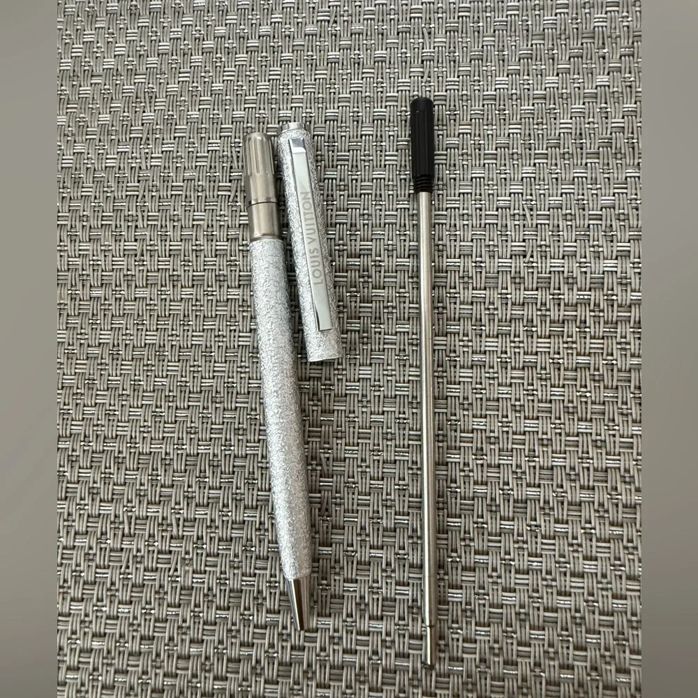 New metallic LOUIS VUITTON Ballpoint Pen（Gift with Purchase）